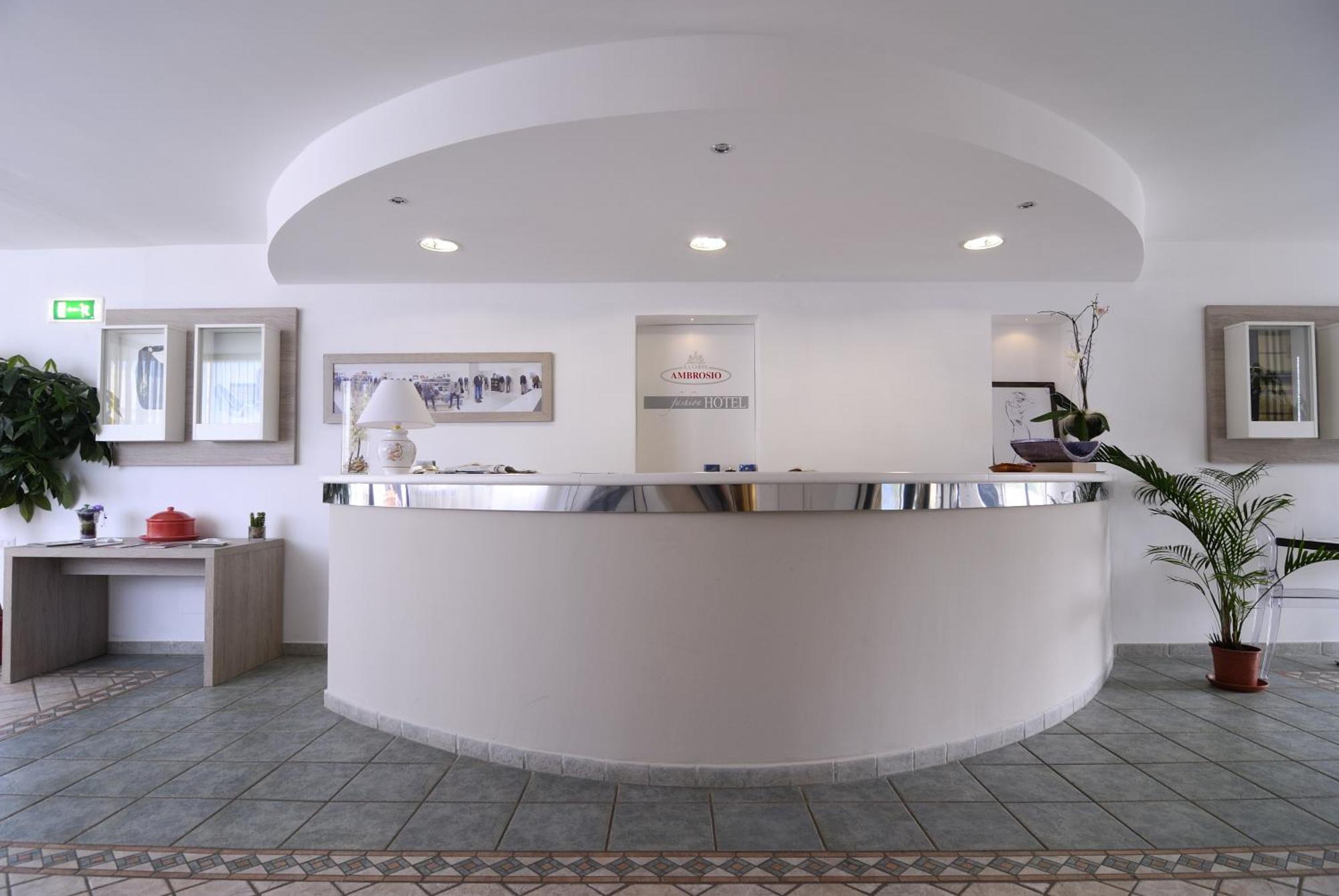 Hotel Ambrosio La Corte Olbia Eksteriør billede