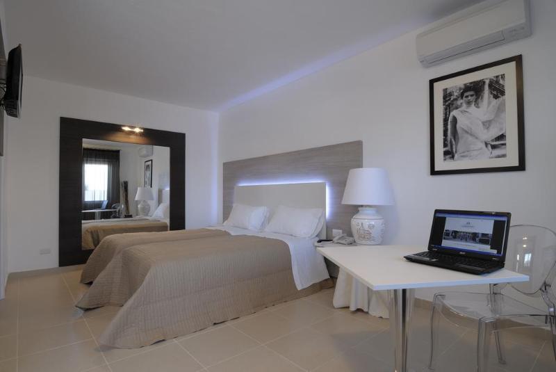 Hotel Ambrosio La Corte Olbia Eksteriør billede